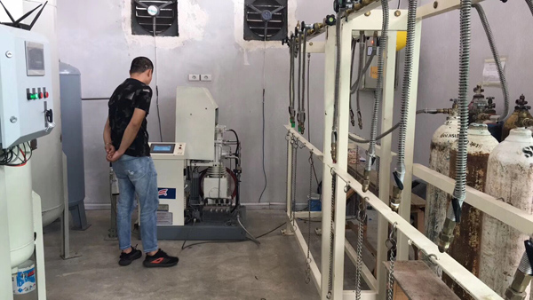 客户现场进行服务和培训（3）