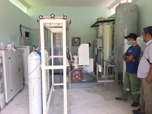 客户现场进行服务和培训（1）