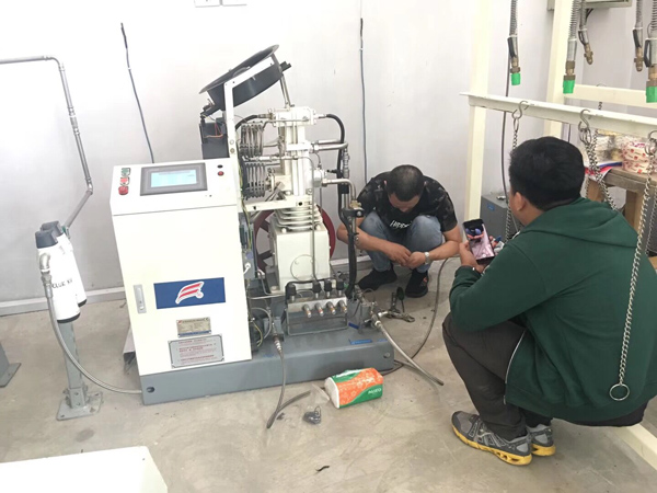 客户现场进行服务和培训（2）